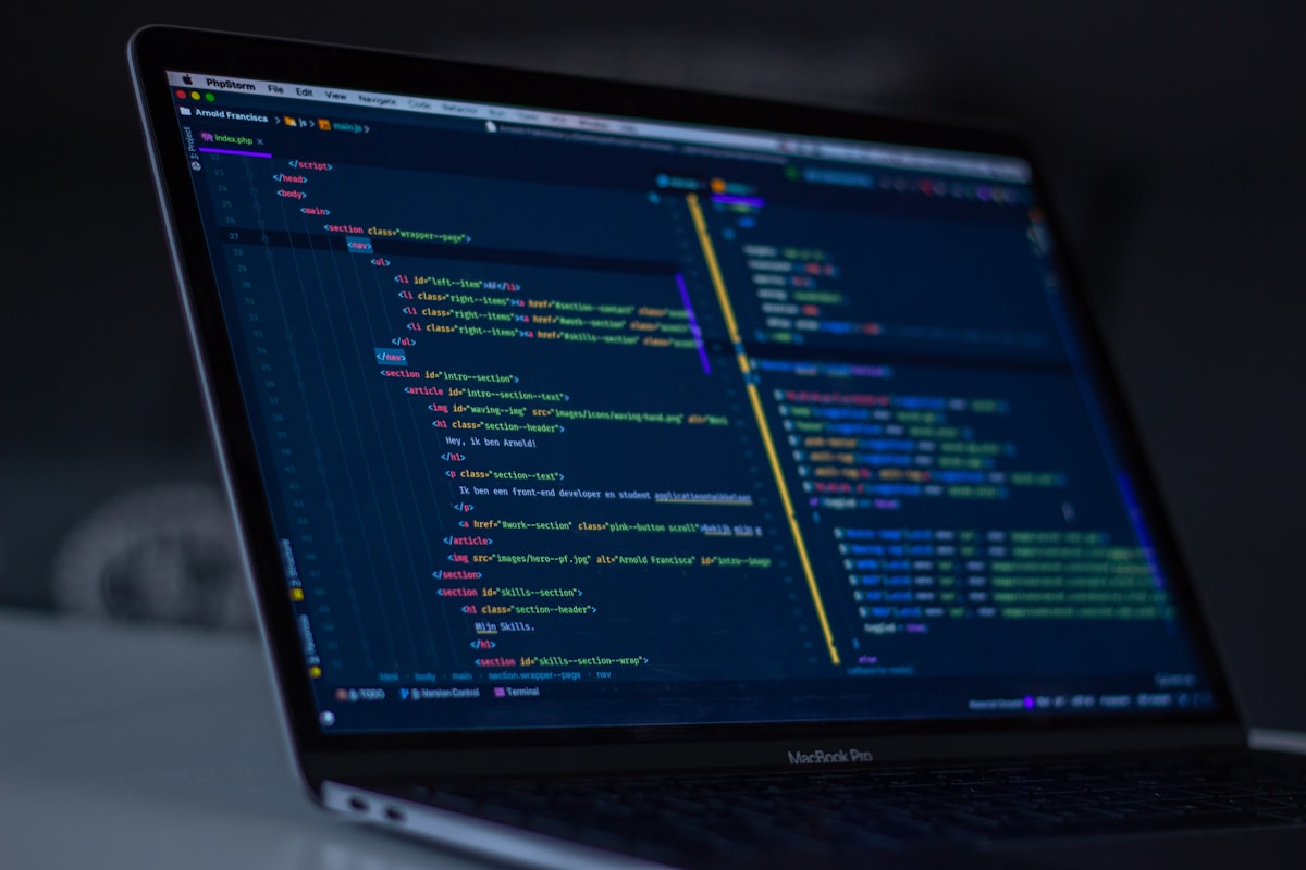 Editor de código en entorno oscuro